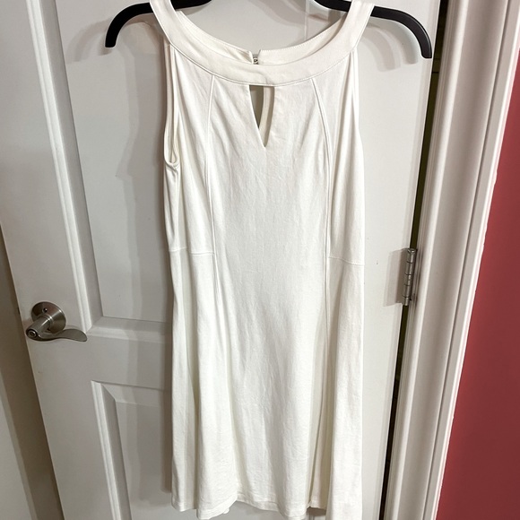 Dress - Picture 1 of 4